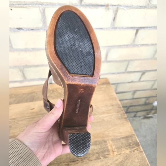 Aquatalia Leather Sandals - Picture 6 of 9